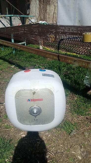 отопительный котёл: Накопительный водонагреватель Объем бака: 15 л, Ariston, Электрический, Регулятор температуры, Эмалированная сталь, Б/у — 1