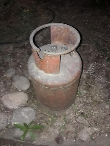 Металлический газовый баллон 27 литров с защитным кожухом вентиля