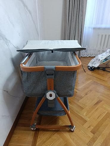 кроватка машина: Детская прикроватная кроватка-люлька с колёсами и корзиной для — 1