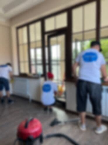 приходящая уборщица: Уборка помещений, | Генеральная уборка, Ежедневная уборка, Мытьё окон, фасадов, | Офисы, Квартиры, Дома — 3