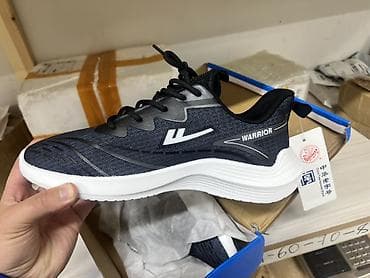 Личные вещи: Кроссовки Warrior (модель с логотипом W на боковой части) - — 6