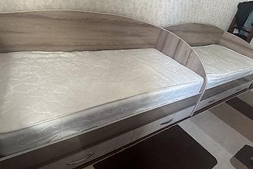 кровати двухместный: Односпальная кровать, Б/у, С матрасом, длина - 195 см — 1