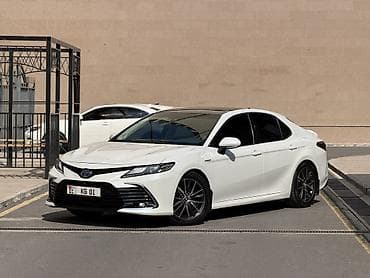 Toyota Camry: 2019 г., 2.5 л, Автомат, Гибрид, Седан