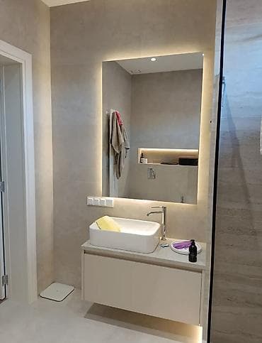 зеркало с подстветкой: Зеркала с парящей подсветкой — стиль и комфорт в одном Современные — 3