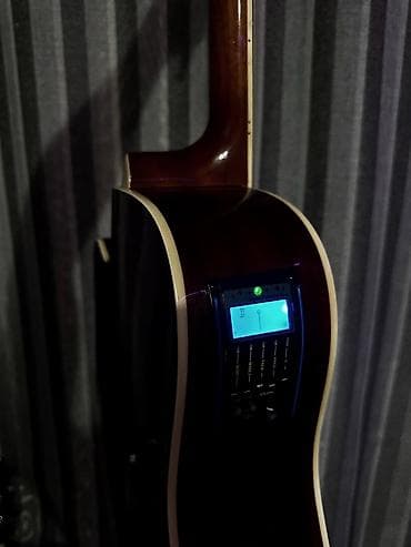 тима: Электроакустическая гитара Yamaha (реплика дредноут с вырезом) - — 3