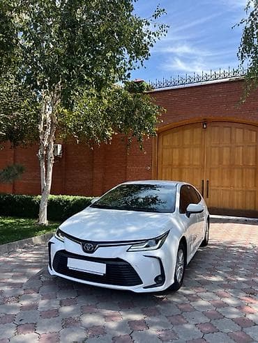 яндекс термокороб: Toyota Corolla: 2019 г., 1.8 л, Вариатор, Гибрид, Седан — 1