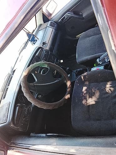 Volkswagen Vento: 1995 г., 1.8 л, Механика, Бензин, Седан