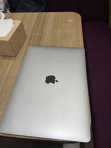 imac 27: MacBook Air 13.6" (серебристый), Apple M1 - Дисплей: 13.6" Liquid — 4