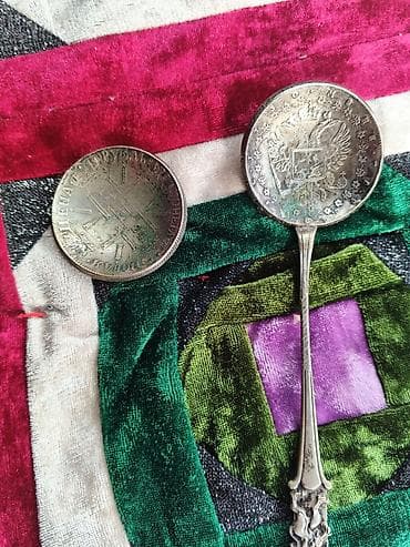 Велосипеддер: Серебряная ложка и две медали‑монеты с рельефом под старину - — 7