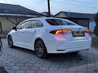 tesla 3: Toyota Corolla: 2023 г., 1.8 л, Вариатор, Бензин, Седан — 6