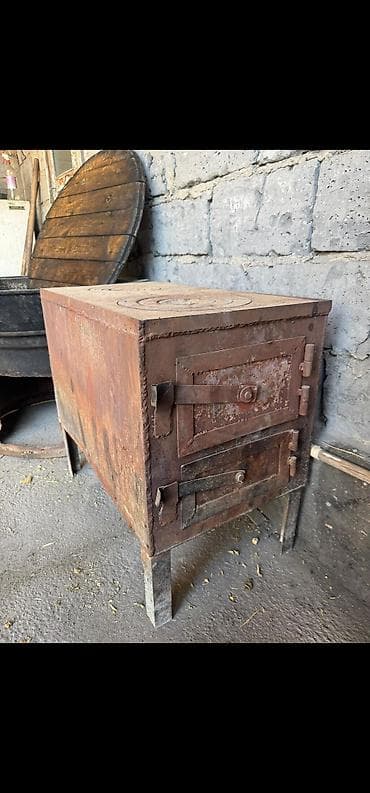 Посуда: Уличный комплект для приготовления на дровах: - Большой чугунный — 4