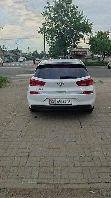 Унаа сатуу: Hyundai i30: 2017 г., 1.4 л, Автомат, Бензин, Хетчбек — 3