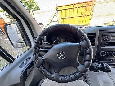 Грузовой фургон Mercedes‑Benz Sprinter 315. Мотор Ом 646, самый — 9