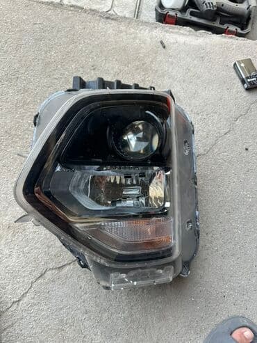 дополнительное освещение на авто: Передняя правая фара Hyundai — 1