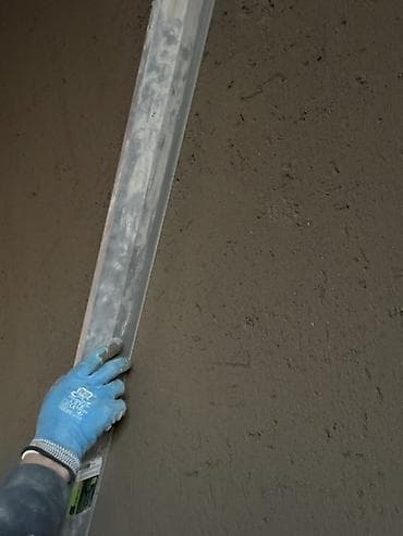 Штукатурка стен по маякам - Выполняем выравнивание стен по маякам