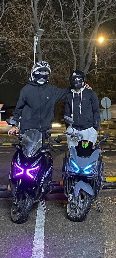 Скутерлер: Макси-скутер 160 куб. см, Бензин — 4