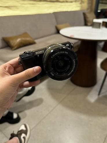 фотоаппарат куплю: Камера Sony Alpha 5000L с откидным вверх экраном — идеальна для фото и — 2