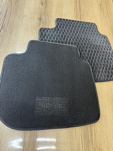 карты дверные: 2) Коврики салона Outback: - Текстильные, темно‑серый ворс с — 4