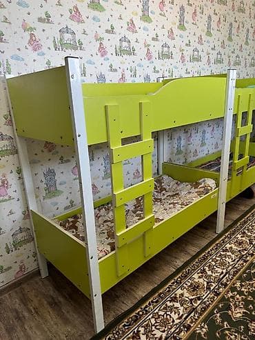 second hend: Продаются 2х ярусные кровати 140 см/70 см с матрасами, шкафы 5ти — 3