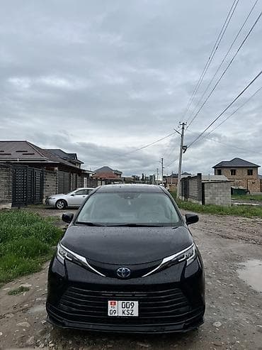Toyota Sienna: 2021 г., 2.5 л, Автомат, Гибрид, Минивэн at lalafo.kg Toyota Sienna: 2021 г., 2.5 л, Автомат, Гибрид, Минивэн