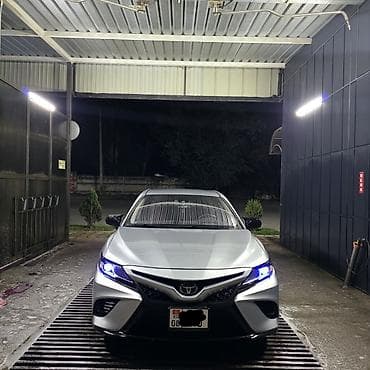 Продажа авто: Toyota Camry: 2018 г., Бензин — 1