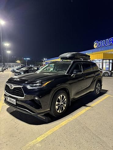 Toyota Highlander: 2021 г., 3.5 л, Типтроник, Бензин, Кроссовер