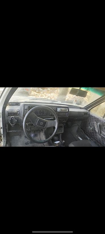 e500 124: Volkswagen Golf: 1985 г., Механика, Хэтчбэк — 4