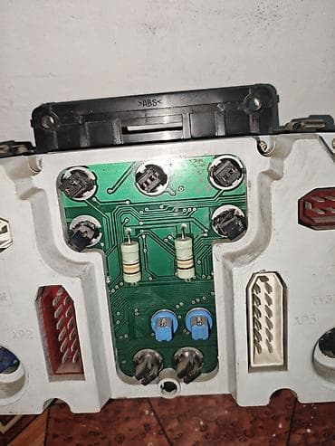 gps маячок: Щиток приборов ГАЗ 2006 г., Россия — 2