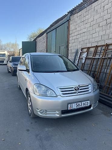 Toyota Ipsum: 2002 г., 2.4 л, Автомат, Бензин, Универсал