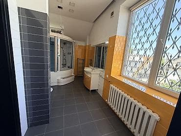 двух этажный: 300 м², 5 комнат, Утепленный, Бронированные двери, Видеонаблюдение — 8
