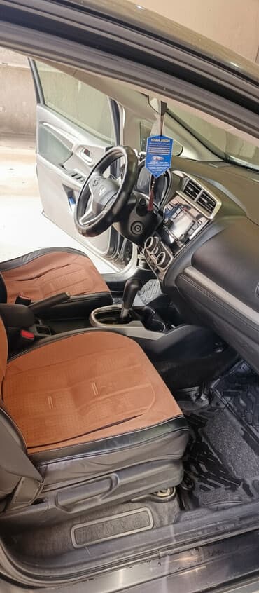 Honda Fit: 2015 г., 1.5 л, Вариатор, Бензин, Хэтчбэк