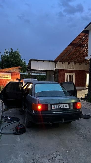 forester 2008: Audi 80: 1989 г., 1.8 л, Механика, Бензин, Седан — 2