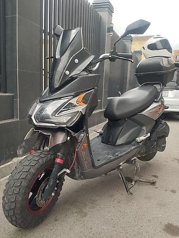 bmb 39: Макси-скутер 150 куб. см, Бензин — 4