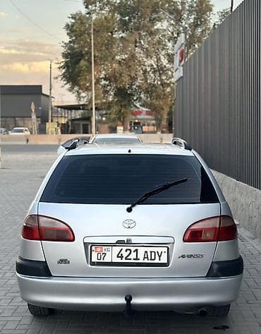 Унаа: Toyota Avensis: 2002 г., 2 л, Кол менен иштөөчү, Дизель, Универсал — 8