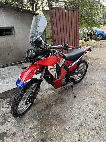 dunlop: Мотоцикл эндуро/дуал-спорт, стилизованный под Honda CRF. Основные — 2