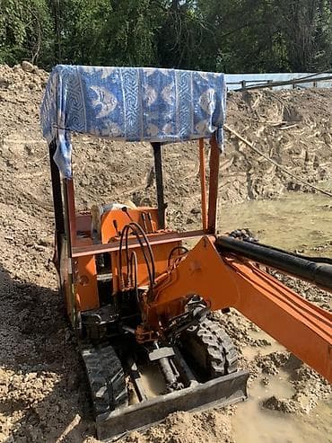 платформа для эвакуатора: Экскаватор, Гусеничный — 2