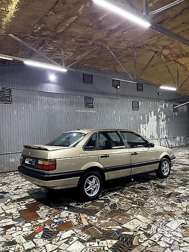grand hice: Volkswagen Passat: 1989 г., 1.8 л, Механика, Бензин, Седан — 2