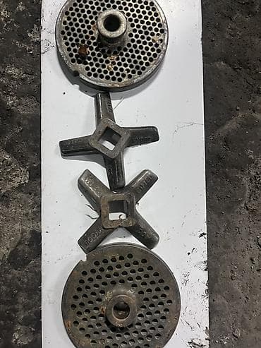 мясорубк: Комплект деталей для промышленной мясорубки: - 2 перфорированных — 1