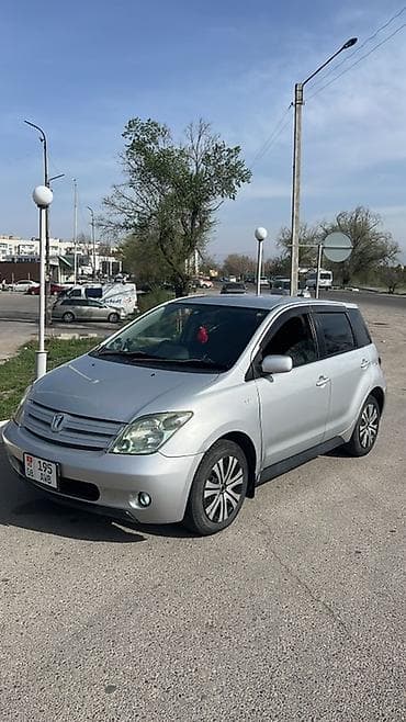 Toyota Ist: 2004 г., 1.3 л, Автомат, Бензин, Хэтчбэк