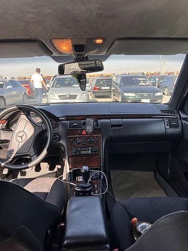 sprinter classic: Mercedes-Benz E-Class: 1998 г., 2.4 л, Ручные, Бензин, Седан — 6