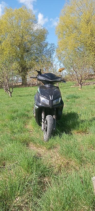 воденой скутер: Скутер м12 в корпусе м8 - Городской скутер с ярким угловатым дизайном — 8