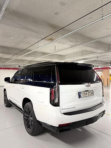 продаю кадиллак: Cadillac Escalade: 2024 г., 6.2 л, Автомат, Бензин, Внедорожник — 7