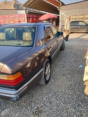 feng bao: Mercedes-Benz W124: 1992 г., Седан — 5