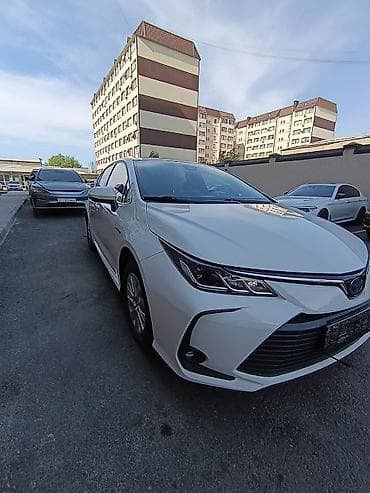 на corolla: Toyota Corolla: 2022 г., 1.8 л, Вариатор, Гибрид, Седан — 3