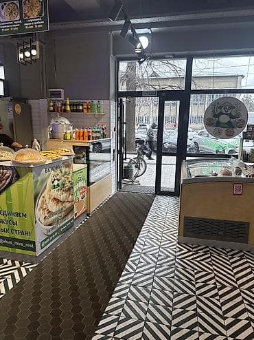 Отели, кафе, рестораны: Уметалива 120, требуется помощник повара с опытом, и без опыта — 1