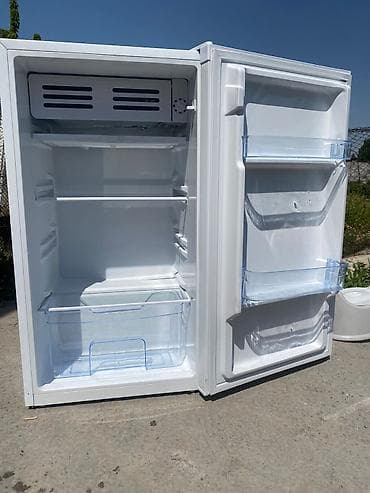 poco 1: Продаю холодильник почти новый . звонить или написать только по — 3