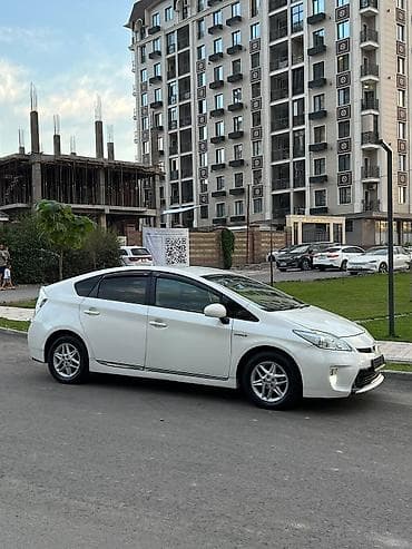 ден сояпина: Toyota Prius: 2015 г., 1.8 л, Вариатор, Гибрид, Хэтчбэк — 2