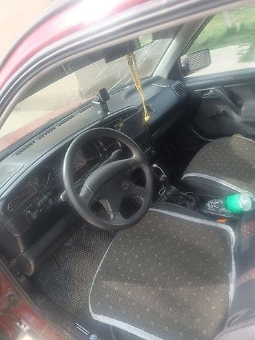 volkswagen toureg: Volkswagen Vento: 1992 г., 1.8 л, Седан — 5