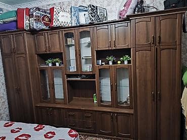 столик для корана: Гарнитур для зала, Б/у, Диван, ДСП, Самовывоз, цвет - Коричневый — 1