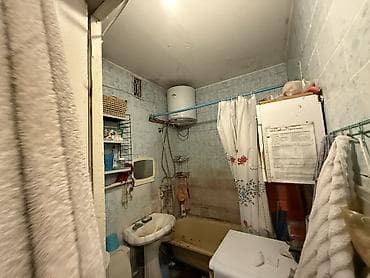 5: 1 комната, 35 м², Пишпек 105 серия, 3 этаж, Старый ремонт — 9